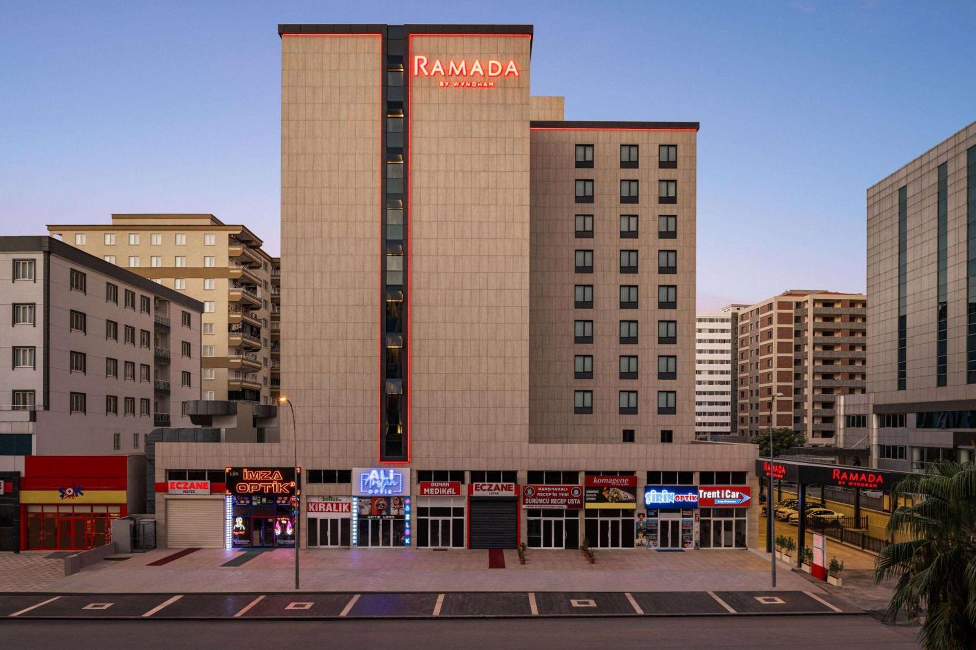 Hotel Ramada By Wyndham Gaziantep Exterior foto