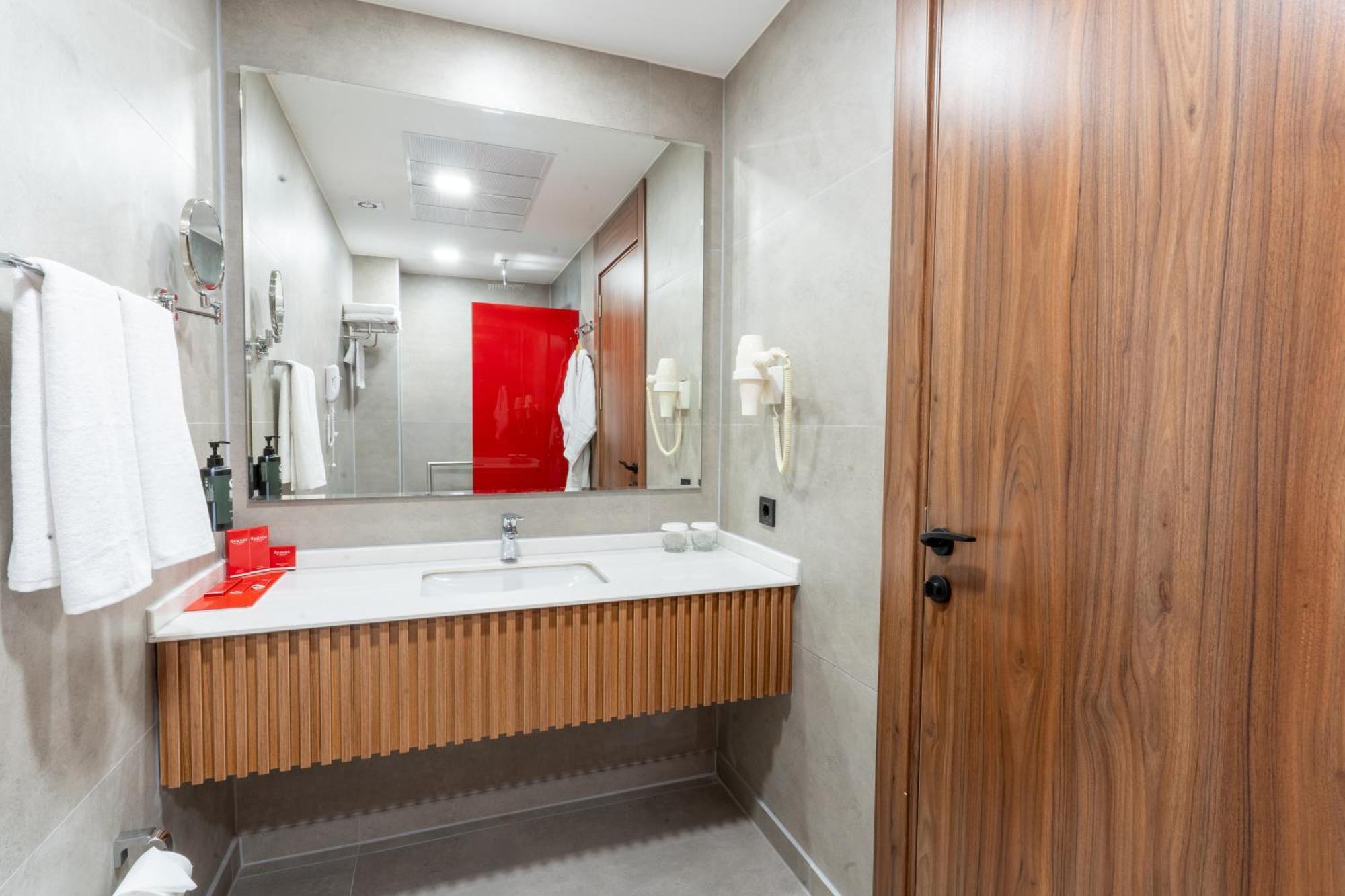 Hotel Ramada By Wyndham Gaziantep Exterior foto
