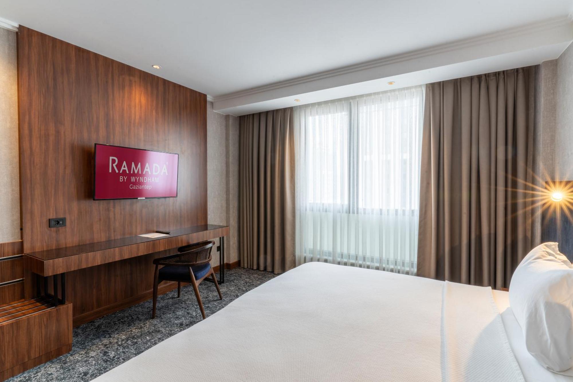 Hotel Ramada By Wyndham Gaziantep Exterior foto
